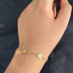 Dainty Gold Flower Bracelet