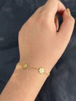 Dainty Gold Flower Bracelet
